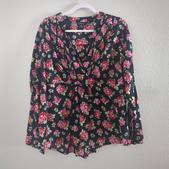 Torrid Blouse Long-Sleeve V-Neck Black Red Floral Women's Plus Size 2X - Picture 1 of 6